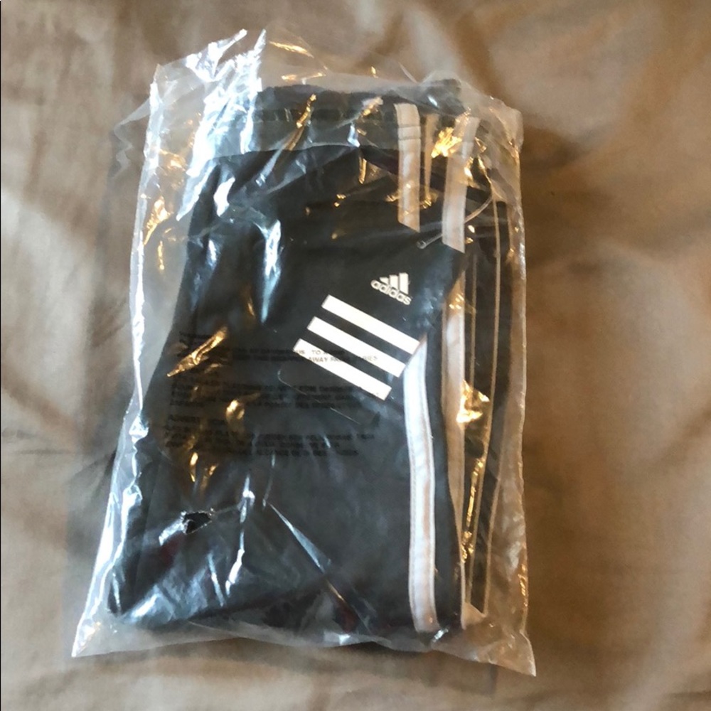 Adidas children’s athletic pants Black/gray stripe - Picture 5 of 5
